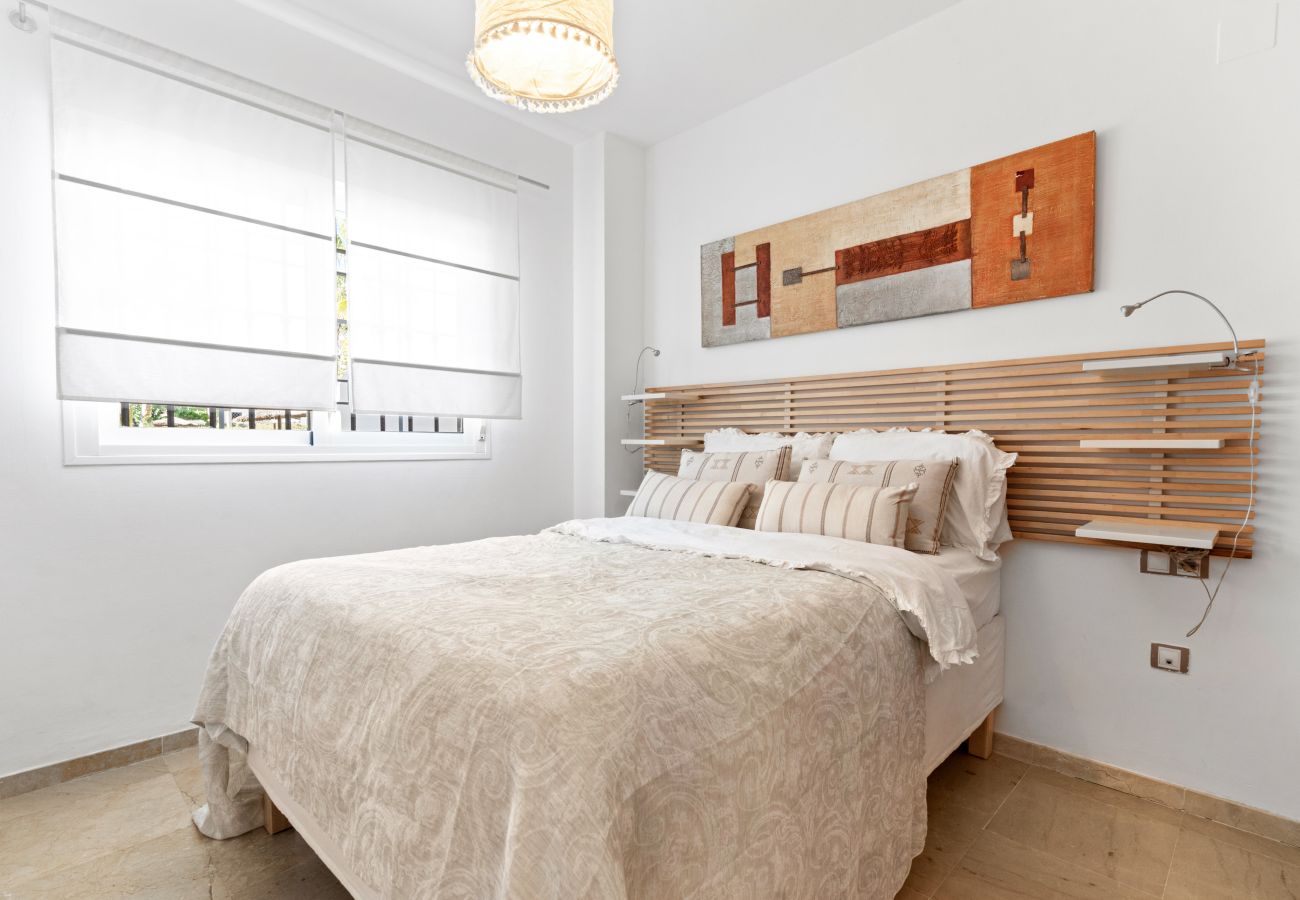 Apartamento en San Luis de Sabanillas - 8. Duquesa – Ground Floor with Two Big Terraces & 