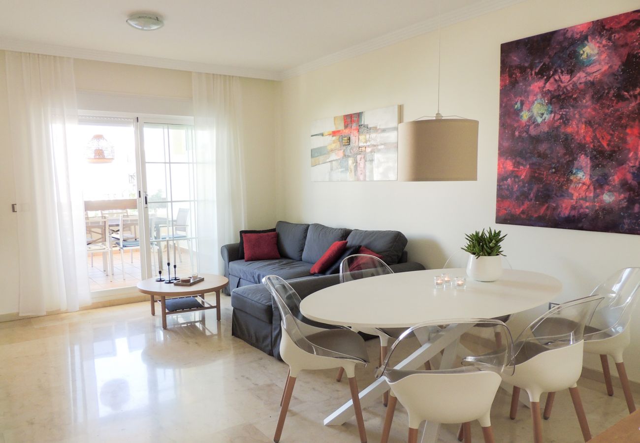 Apartamento en San Luis de Sabanillas - 18. Nice apt balcony pool view close to Duquesa Go