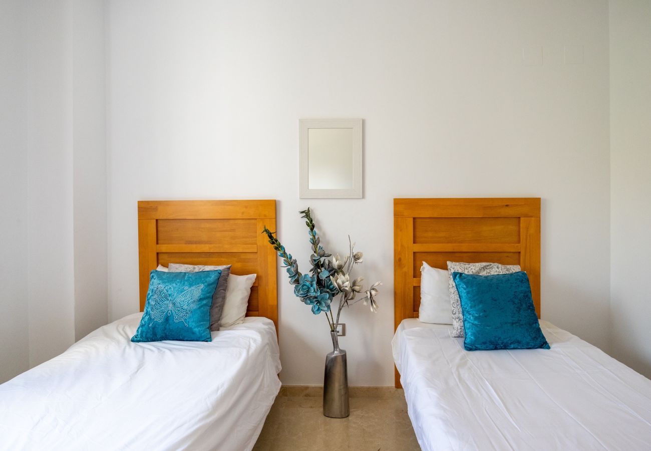 Apartamento en San Luis de Sabanillas - Balcón con vista piscina central Sabinillas Manilva