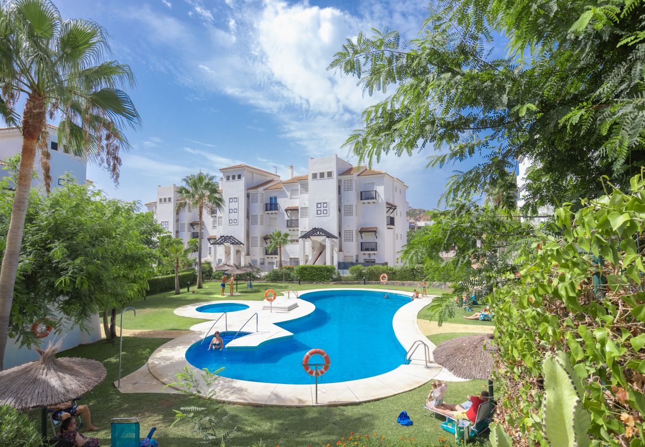 Apartamento en San Luis de Sabanillas - Balcón con vista piscina central Sabinillas Manilva