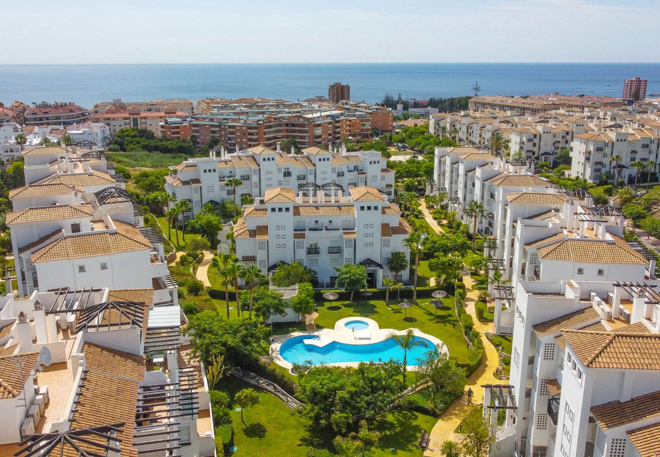 Apartamento en San Luis de Sabanillas - Balcón con vista piscina central Sabinillas Manilva