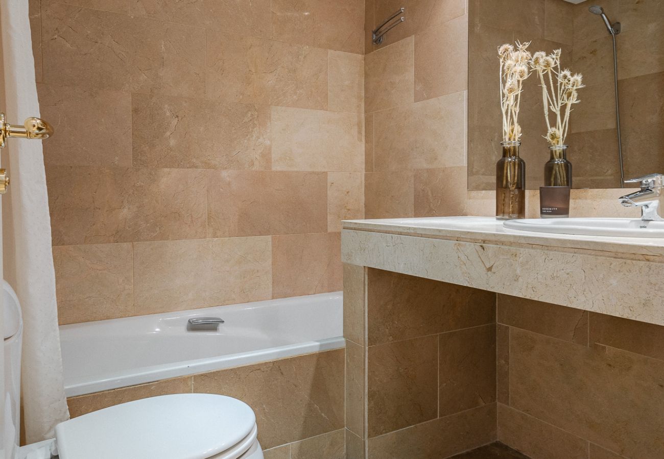 Apartamento en Manilva - 50. Apt near Duquesa port with pool area and Padel court  Apartamento en Manilva - 50. Apt near Duquesa port with pool area and Padel court