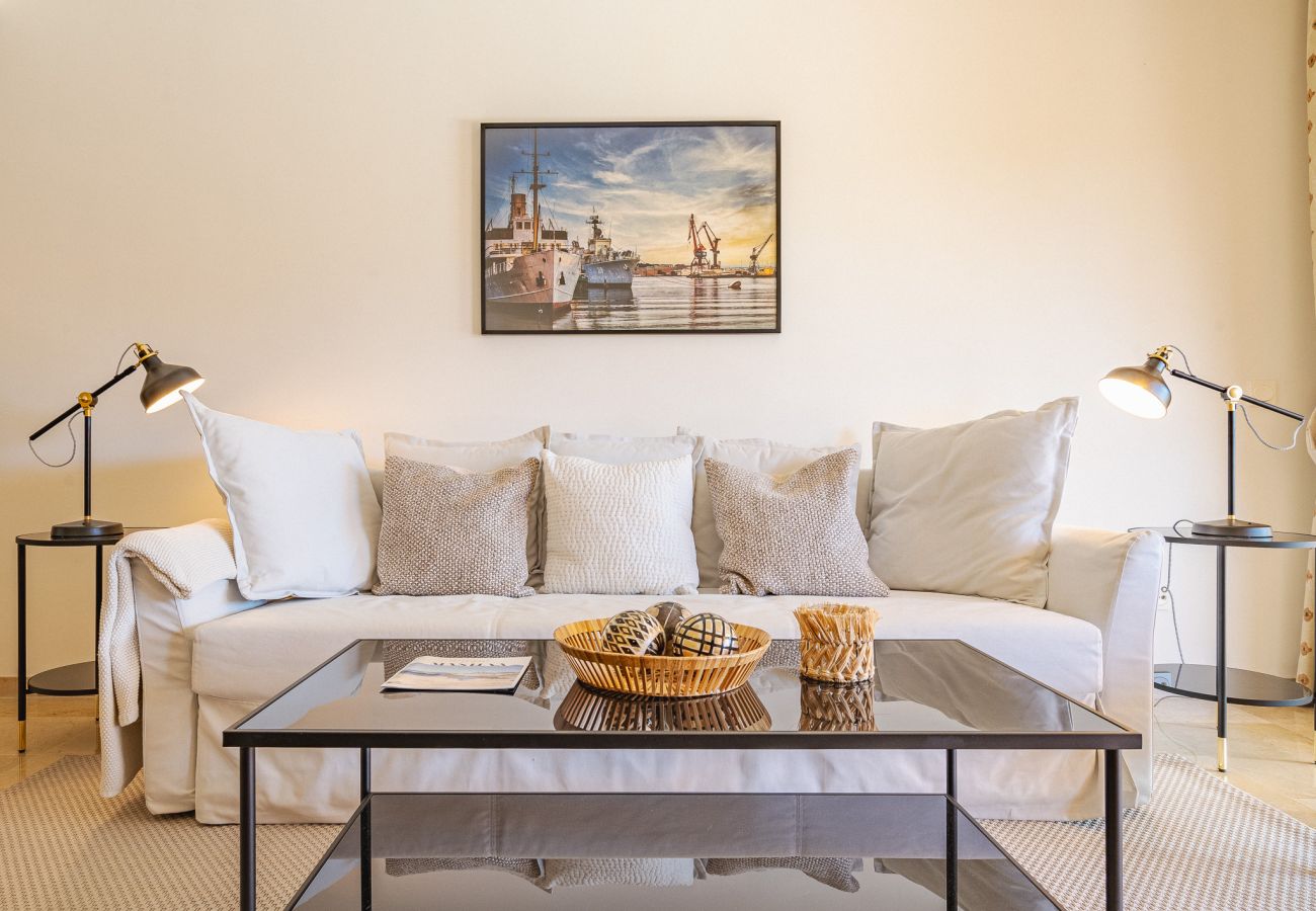 Apartamento en Manilva - 50. Apt near Duquesa port with pool area and Padel court  Apartamento en Manilva - 50. Apt near Duquesa port with pool area and Padel court