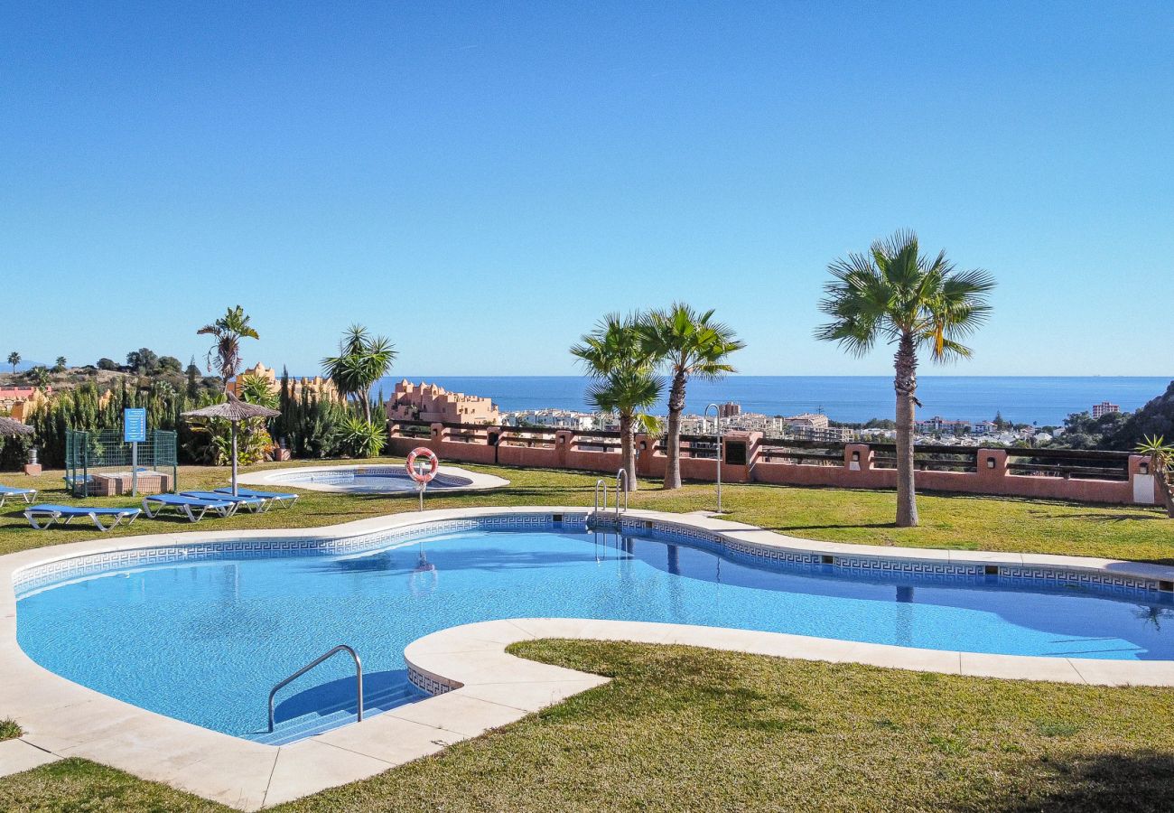 Apartamento en Manilva - 50. Apt near Duquesa port with pool area and Padel court  Apartamento en Manilva - 50. Apt near Duquesa port with pool area and Padel court