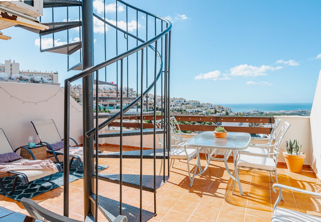 Apartamento en Casares - 20.  100 m2 Azotea y balcón con magníficas vistas al mar.