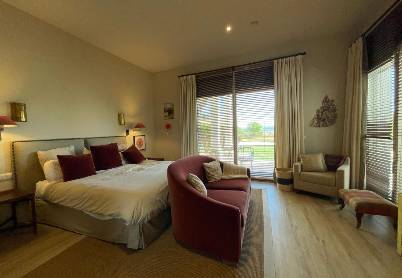 Villa en Benalup-casas viejas - 48. Luxury Eco Villa with Pool, Jacuzzi & Daily Br