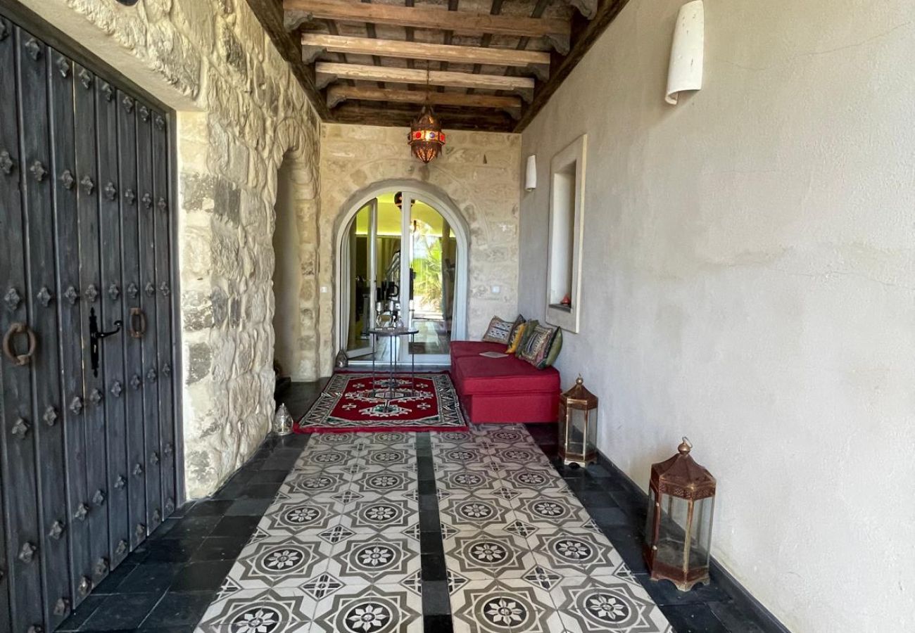 Villa en Benalup-casas viejas - 48. Luxury Eco Villa with Pool, Jacuzzi & Daily Br