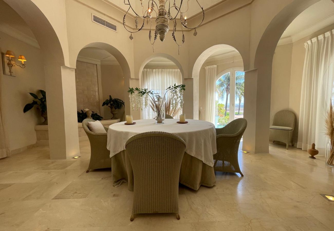 Villa en Benalup-casas viejas - 48. Luxury Eco Villa with Pool, Jacuzzi & Daily Br