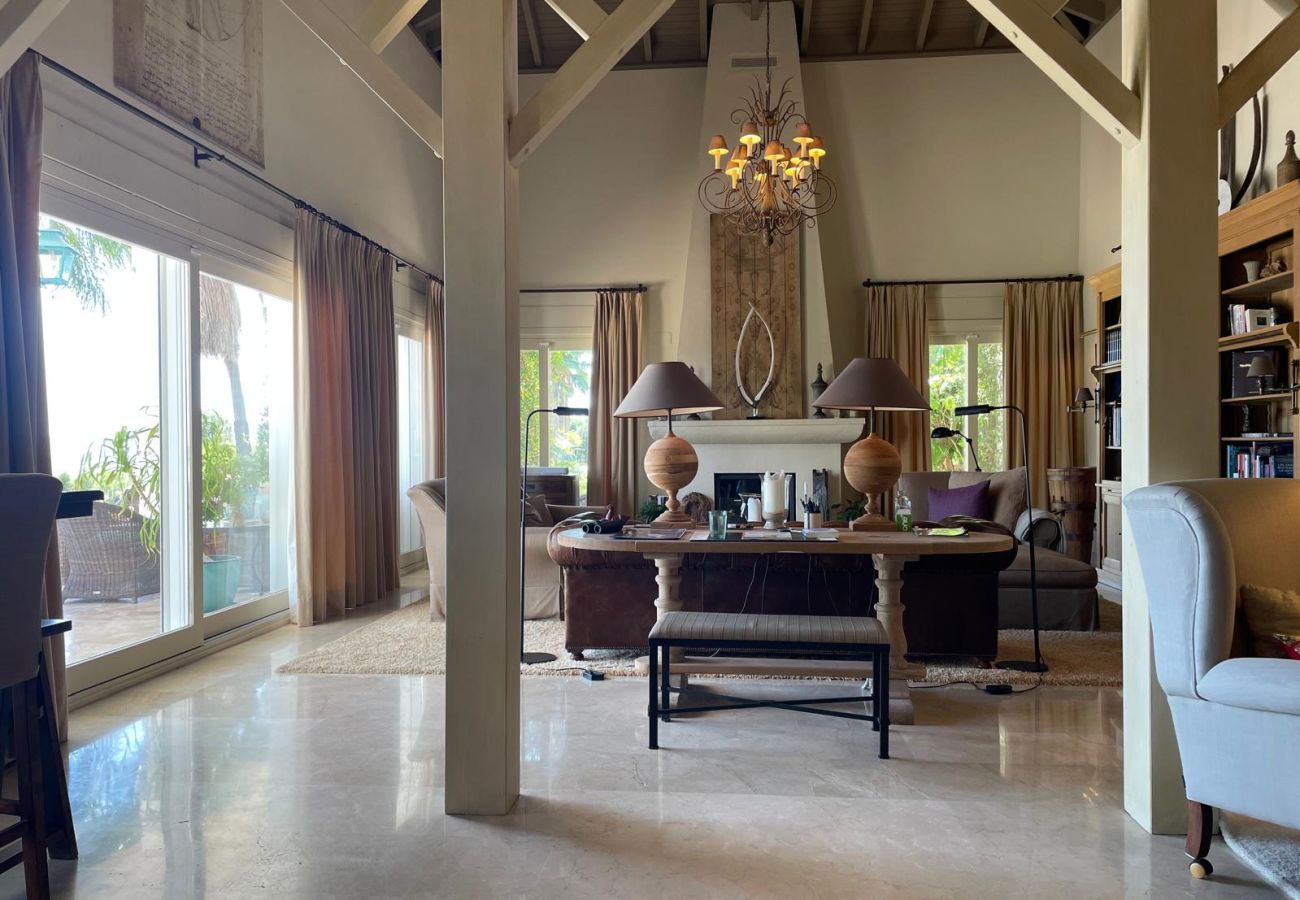 Villa en Benalup-casas viejas - 48. Luxury Eco Villa with Pool, Jacuzzi & Daily Br