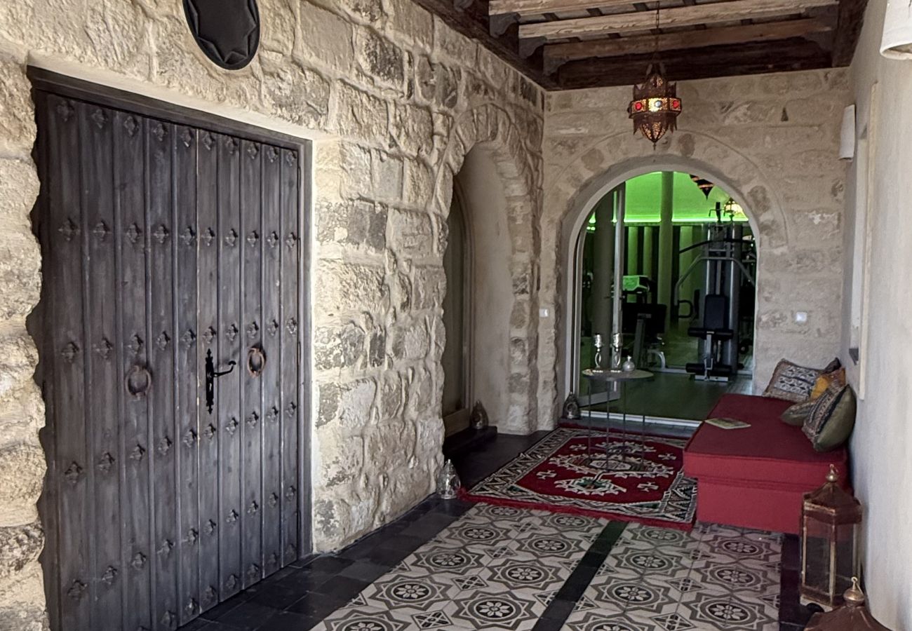 Villa en Benalup-casas viejas - 48. Luxury Eco Villa with Pool, Jacuzzi & Daily Br