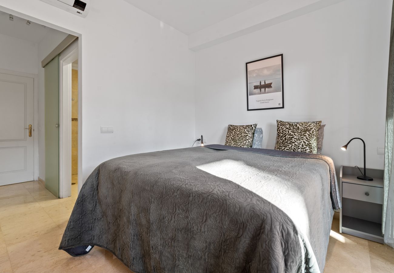 Apartamento en Estepona - 49 Comfortable 2-Bedroom Garden Apartment Close to