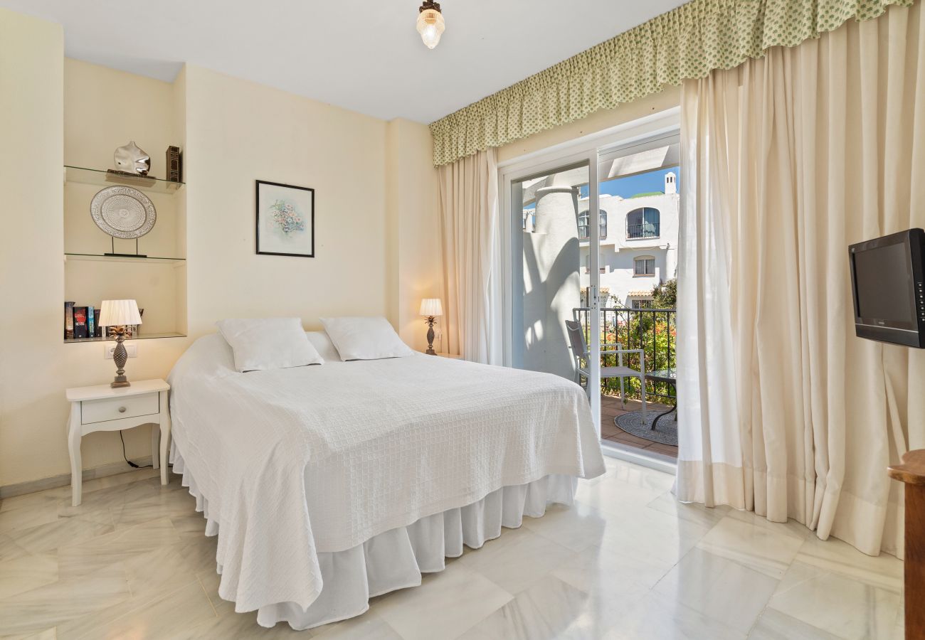 Casa en Manilva - 57 Townhouse with Pool & Rooftop Terrace in Duques