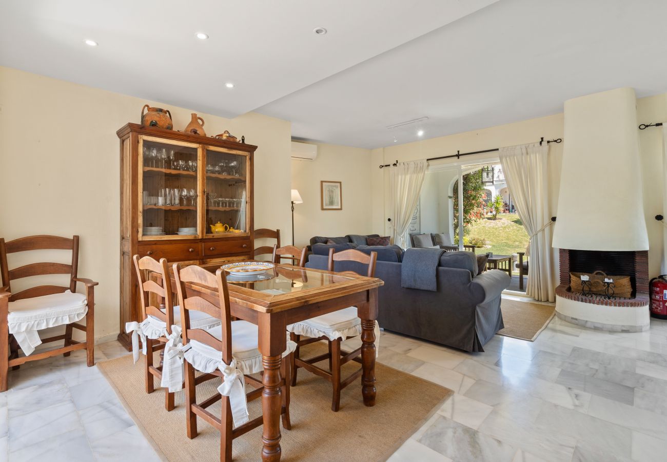 Casa en Manilva - 57 Townhouse with Pool & Rooftop Terrace in Duques