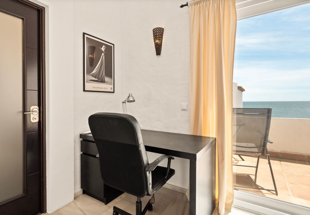 Casa en Estepona - 54 .Bahía Dorada – Townhouse by the Sea in Estepon