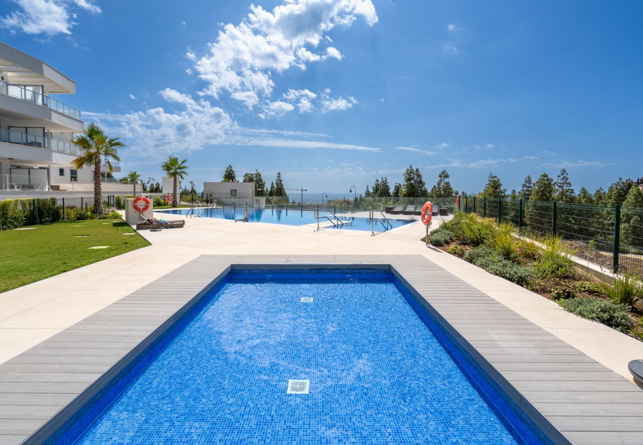 Apartment in Mijas Pueblo - Modern apartment with sea & pool views in Mijas
