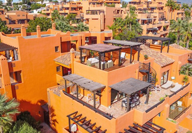 Apartment in Estepona - 5. Large penthouse close to the beach in Estepona