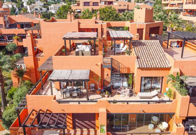 Apartment in Estepona - 5. Large penthouse close to the beach in Estepona