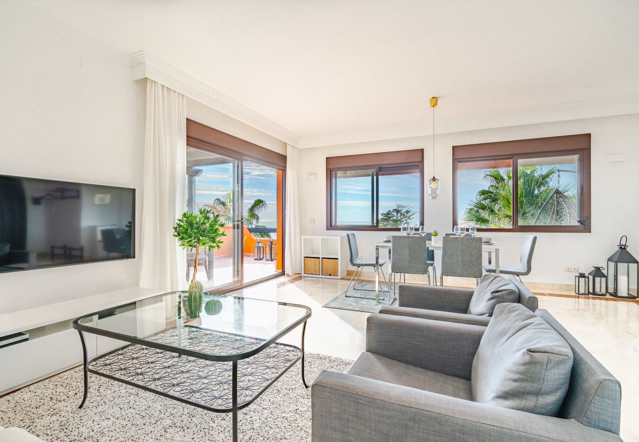 Apartment in Estepona - Large penthouse close to the beach in Estepona