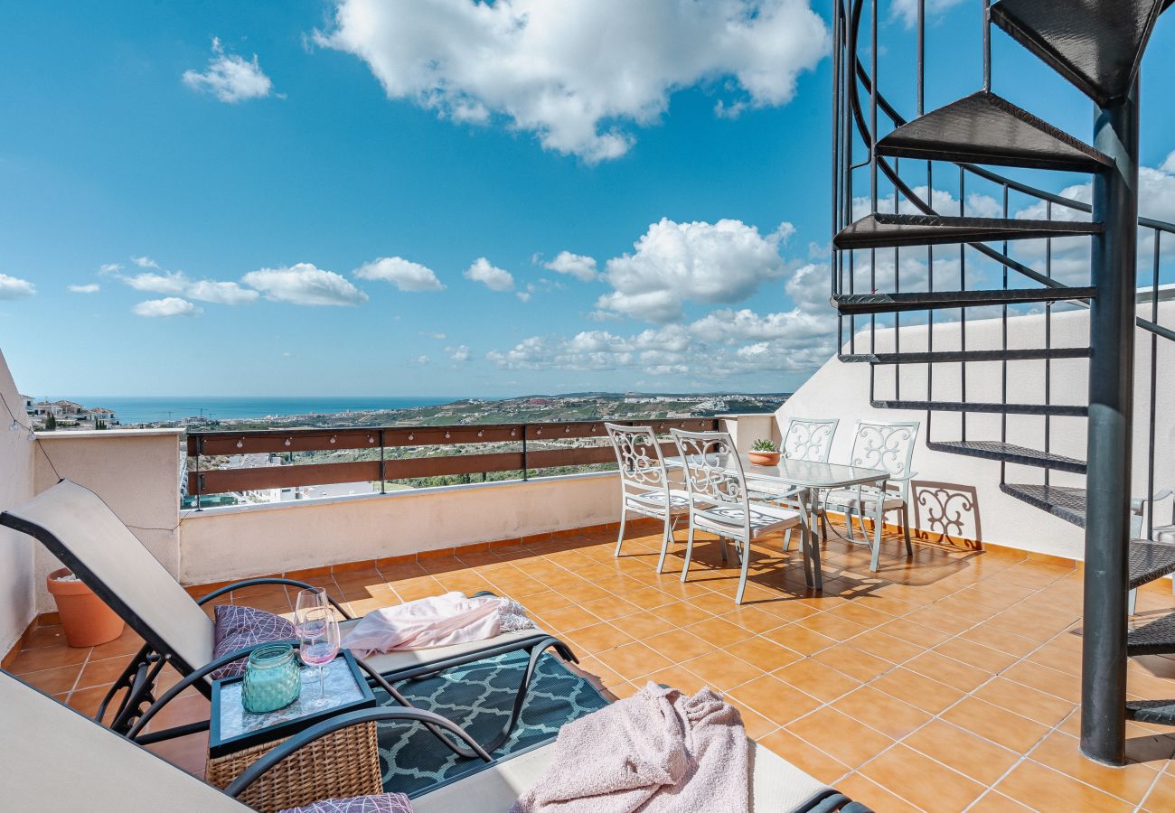 Apartment in Casares - 20. 100 m2 Terrace & Balcony with Stunning Sea Views - Casares