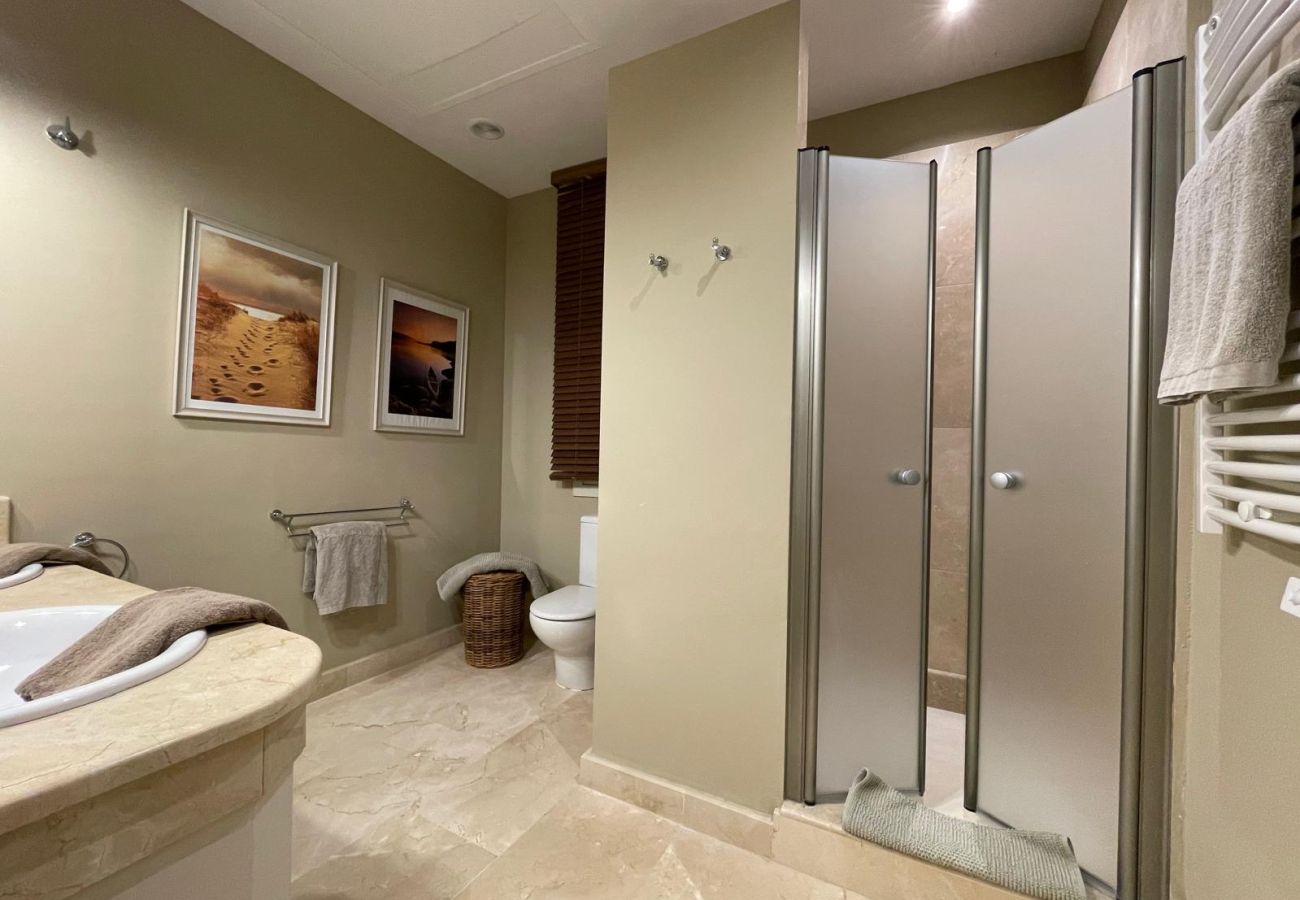 Villa in Benalup-casas viejas - 48. Luxury Eco Villa with Pool, Jacuzzi & Daily Br