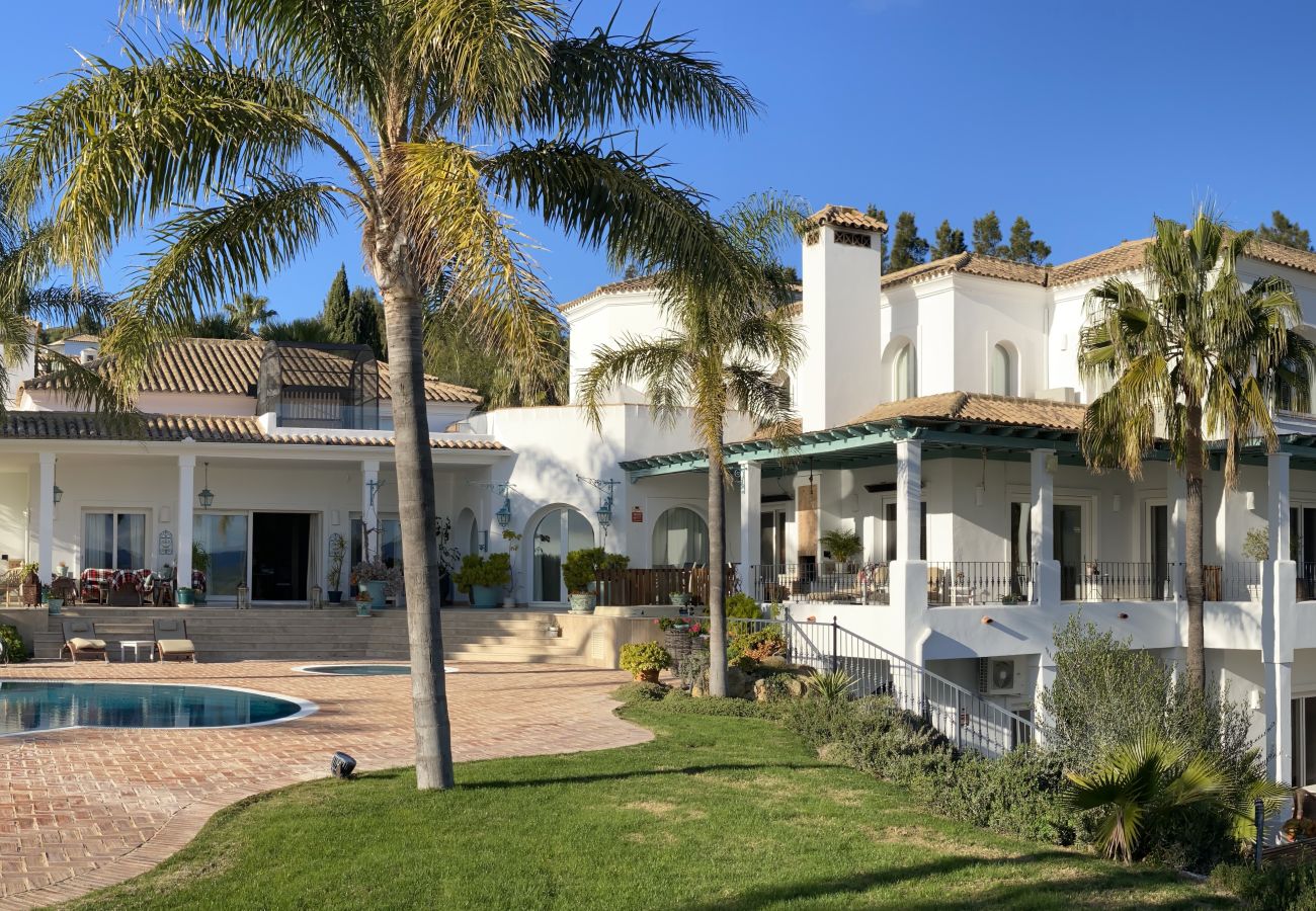 Villa in Benalup-casas viejas - 48. Luxury Eco Villa with Pool, Jacuzzi & Daily Br