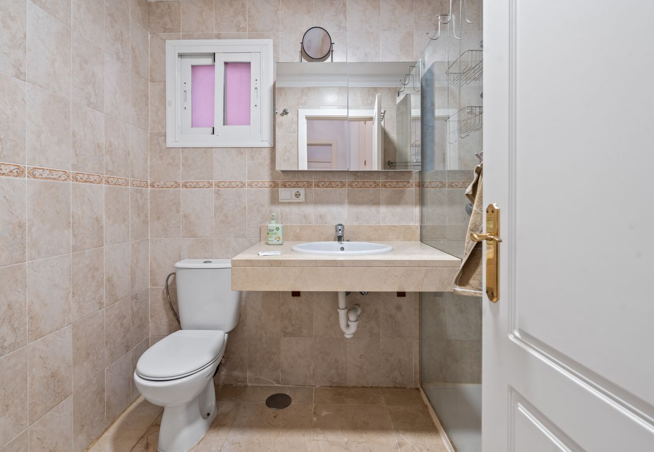 Apartment in Estepona - 49 Comfortable 2-Bedroom Garden Apartment Close to