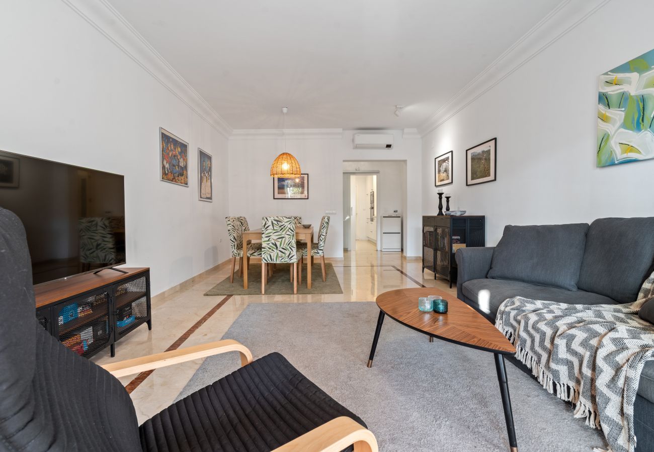 Apartment in Estepona - 49 Comfortable 2-Bedroom Garden Apartment Close to