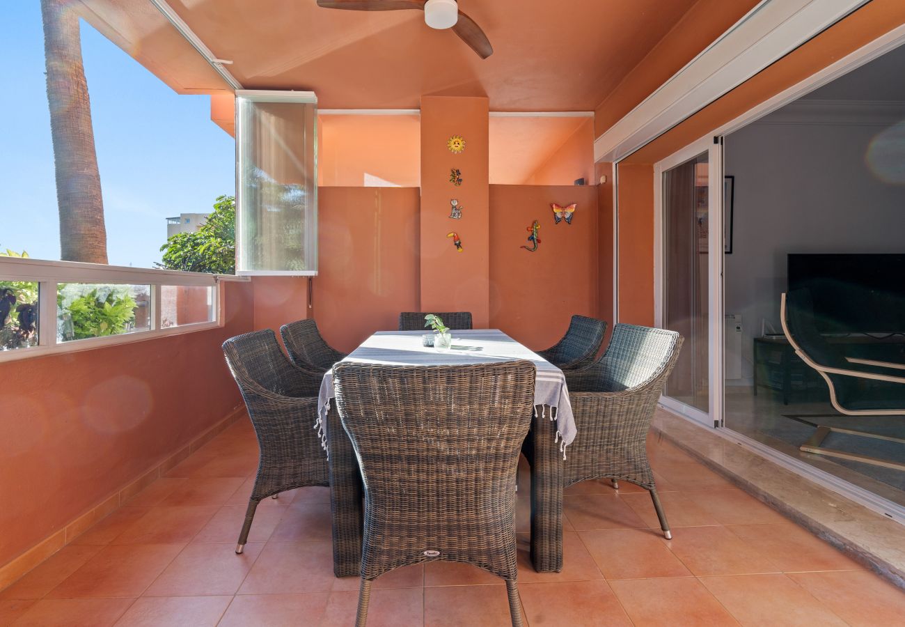 Apartment in Estepona - 49 Comfortable 2-Bedroom Garden Apartment Close to