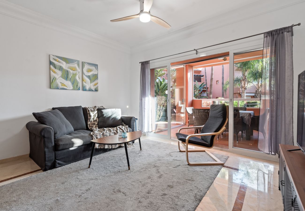 Apartment in Estepona - 49 Comfortable 2-Bedroom Garden Apartment Close to