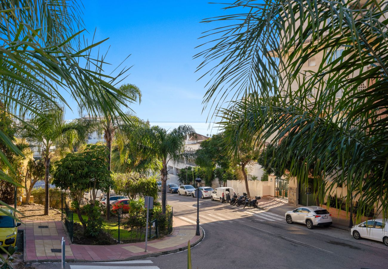 Apartment in Estepona - 49 Comfortable 2-Bedroom Garden Apartment Close to