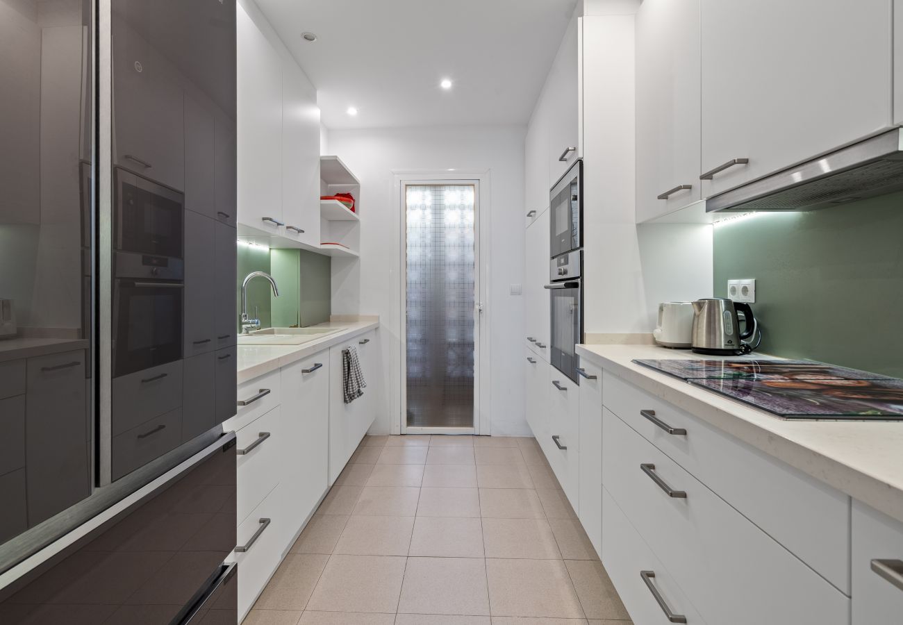 Apartment in Estepona - 49 Comfortable 2-Bedroom Garden Apartment Close to