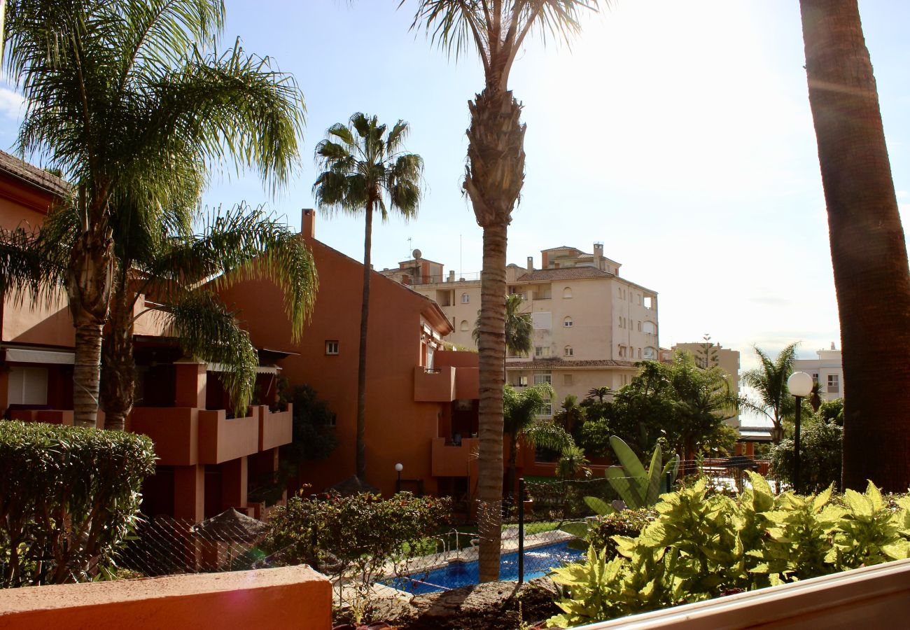 Apartment in Estepona - 49 Comfortable 2-Bedroom Garden Apartment Close to
