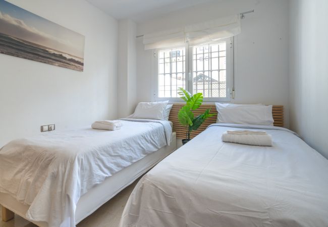 Lägenhet i San Luis de Sabanillas -  8. Apartment with two poolareas, two terraces & free padel Manilva Duquesa