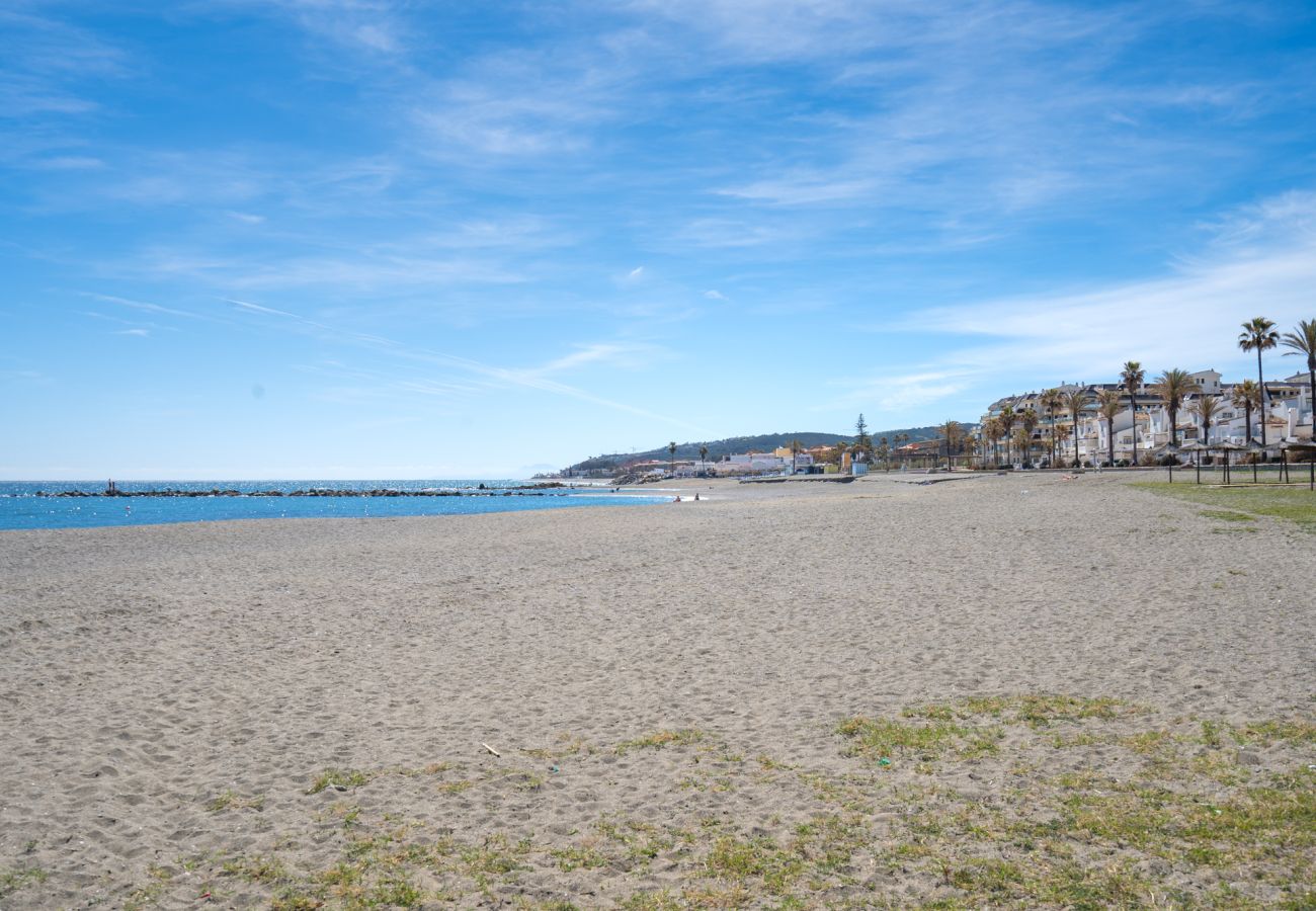 Lägenhet i San Luis de Sabanillas - 8. Duquesa – Ground Floor with Two Big Terraces & 