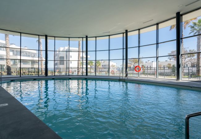 Lägenhet i Estepona - 25. Las Mesas Estepona big terrace with indoor & outdoor pools