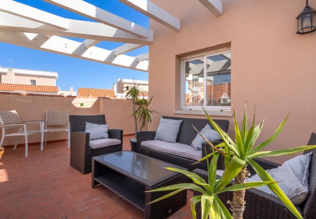 Lägenhet i San Luis de Sabanillas - 28. Rooftop apartment 155m to the beach i Sabinillas