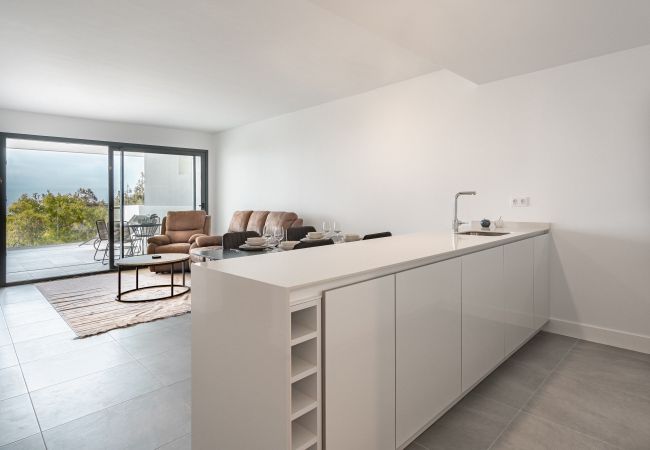 Lägenhet i Manilva - 14. Modern apt. with terrace & sea view, gym & jazucci Manilva