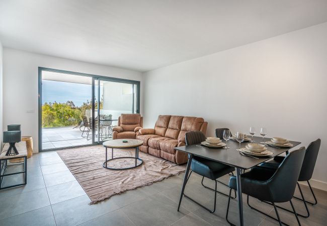 Lägenhet i Manilva - 14. Modern apt. with terrace & sea view, gym & jazucci Manilva