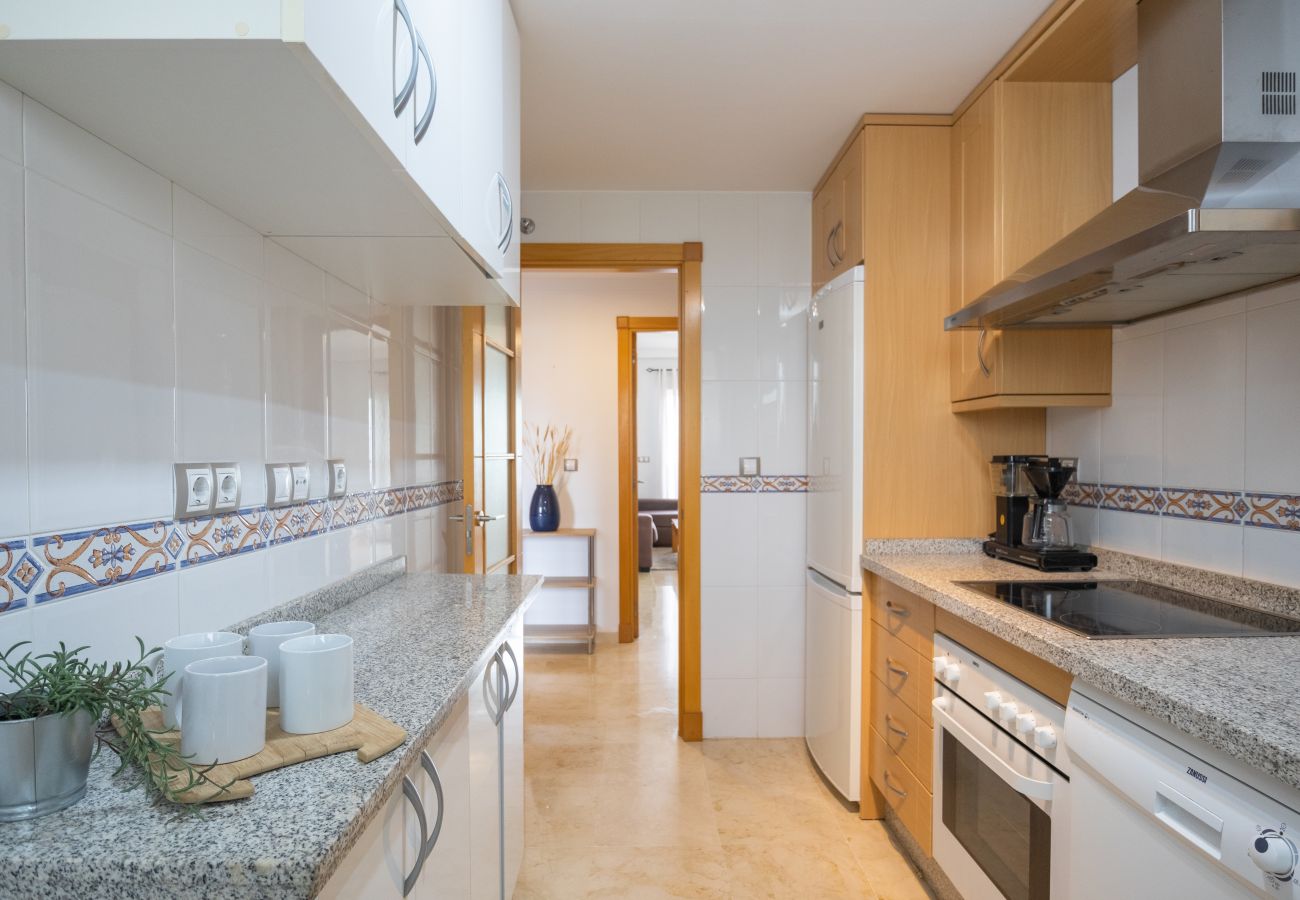 Lägenhet i San Luis de Sabanillas - Balkong med poolvy central i Sabinillas Manilva
