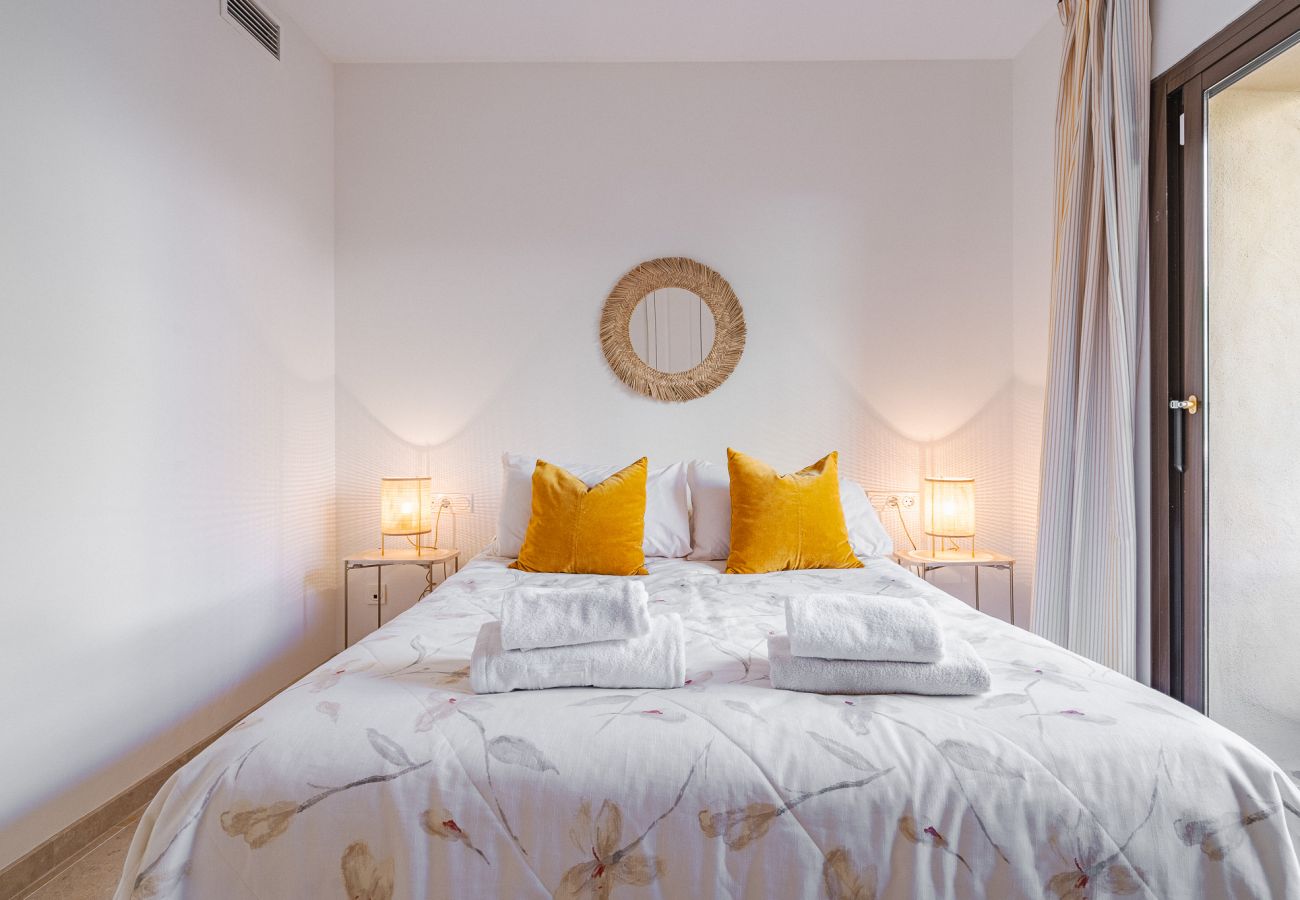 Lägenhet i Manilva - 50. Apt near Duquesa port with pool area and Padel court 