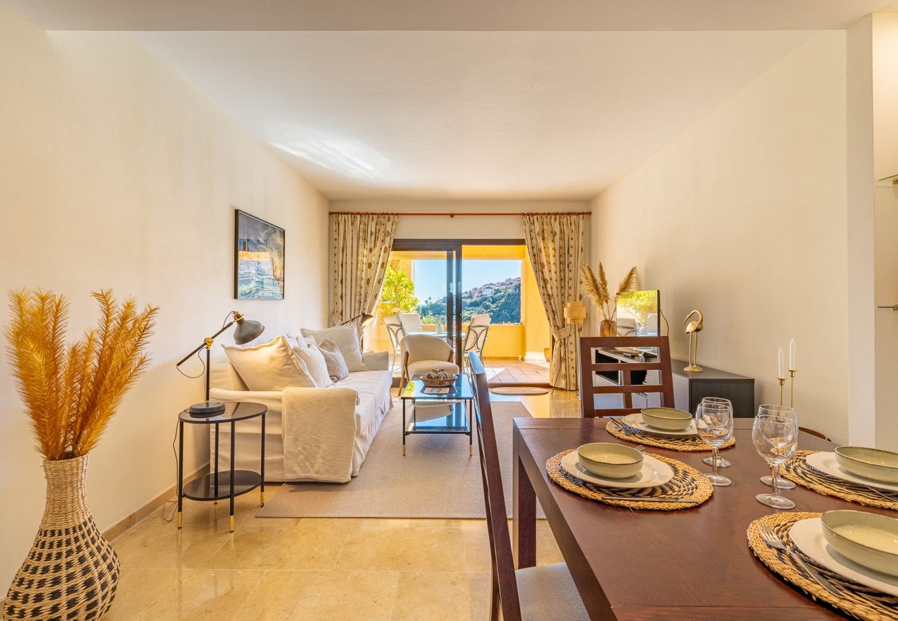 Lägenhet i Manilva - 50. Apt near Duquesa port with pool area and Padel court 