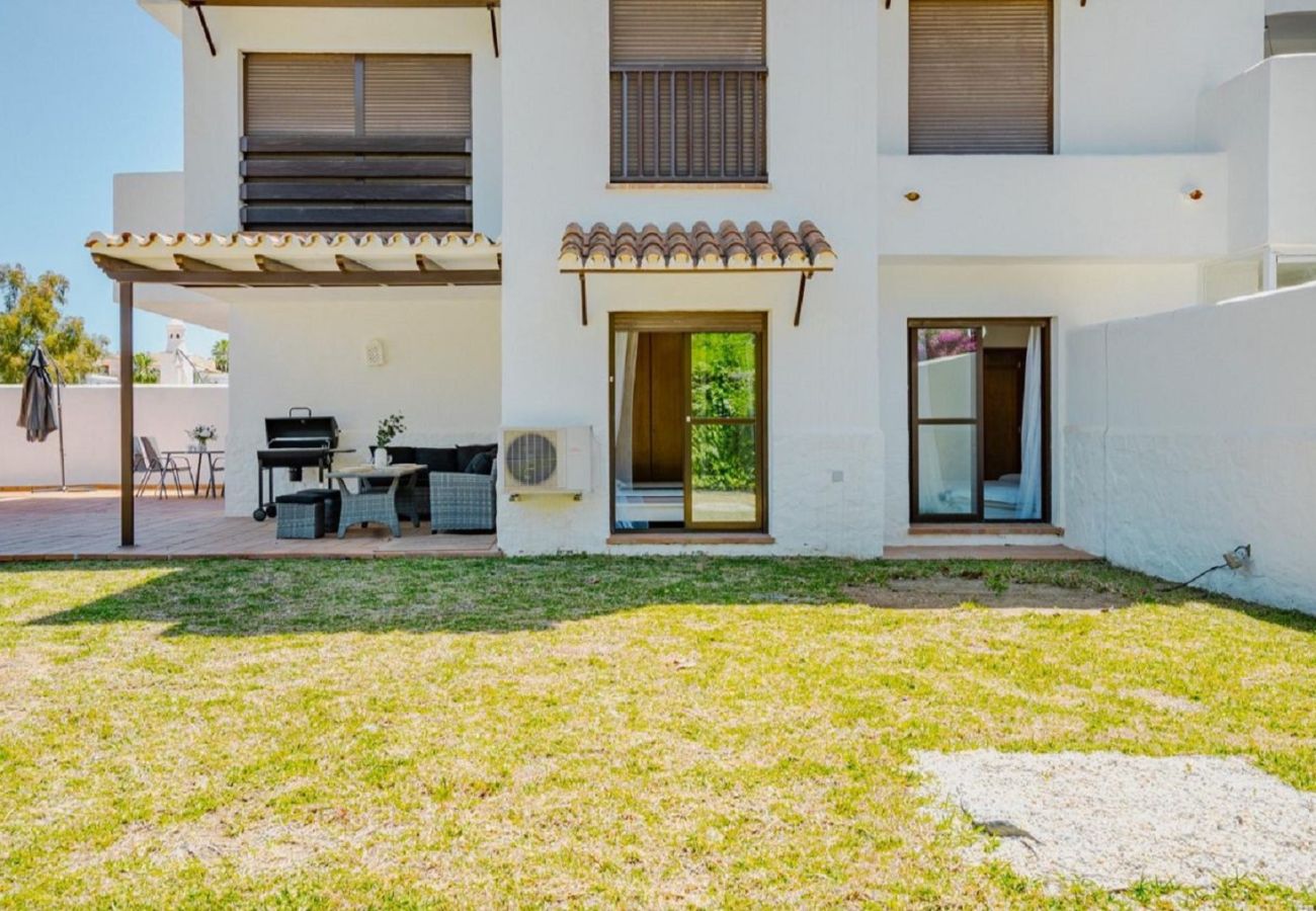 Lägenhet i Estepona - 36. Golf Hills Estepona, padelcourt and a big private garden 