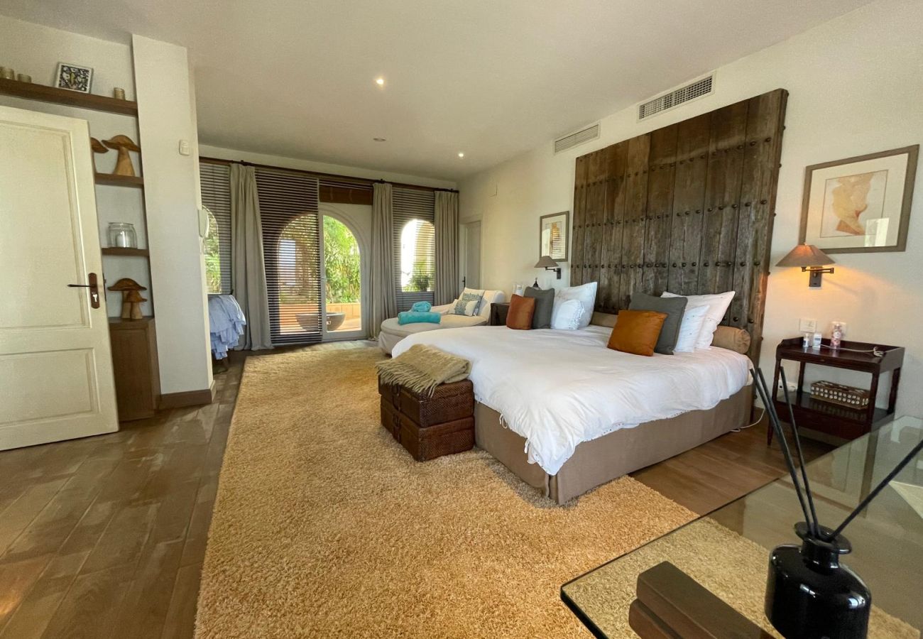 Villa i Benalup-casas viejas - 48. Luxury Eco Villa with Pool, Jacuzzi & Daily Br