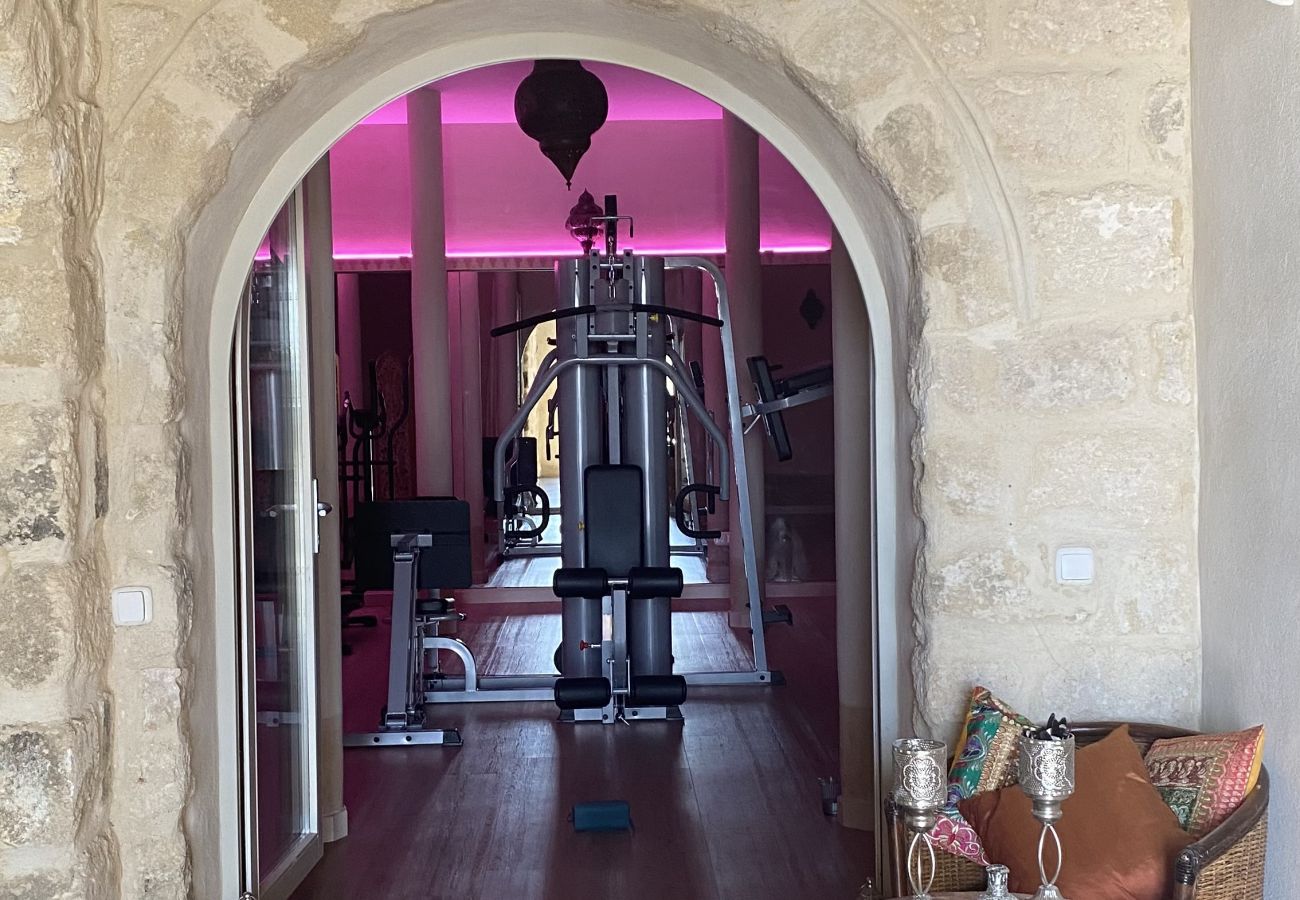 Villa i Benalup-casas viejas - 48. Luxury Eco Villa with Pool, Jacuzzi & Daily Br