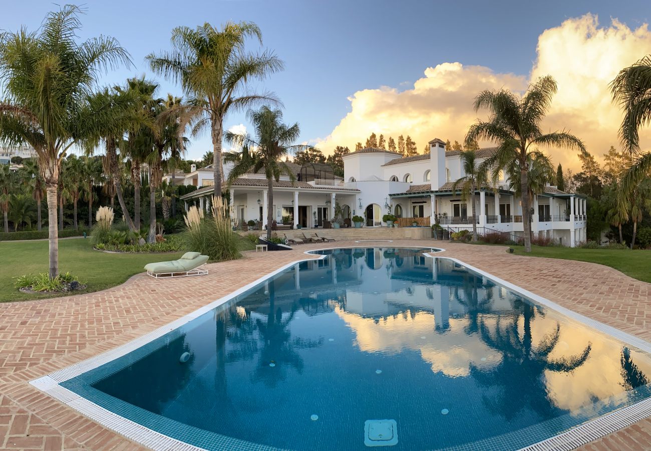 Villa i Benalup-casas viejas - 48. Luxury Eco Villa with Pool, Jacuzzi & Daily Br