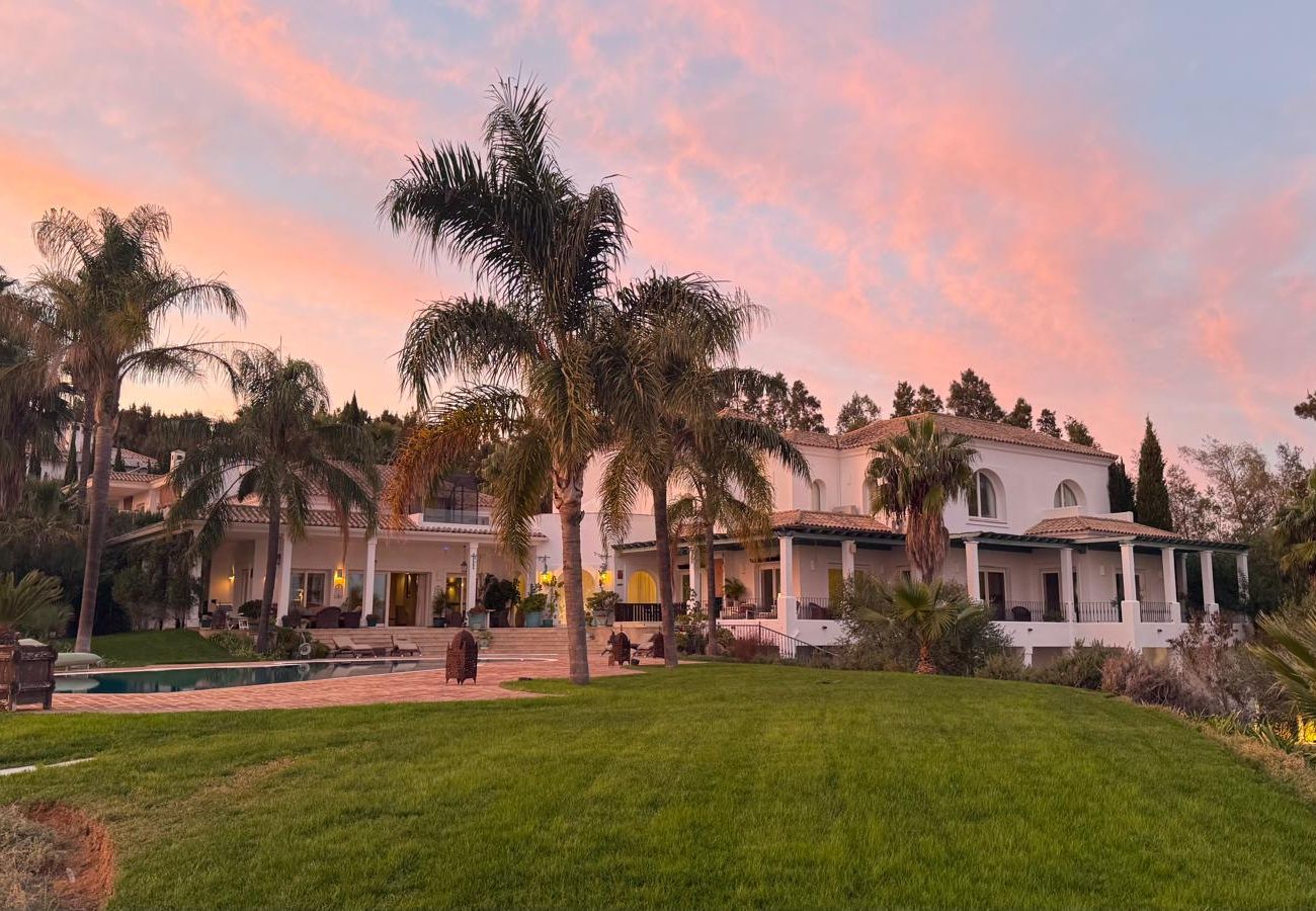 Villa i Benalup-casas viejas - 48. Luxury Eco Villa with Pool, Jacuzzi & Daily Br