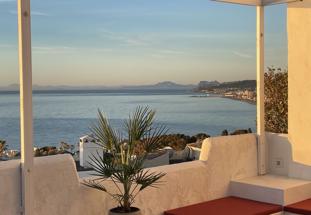 Lägenhet i Casares - 53  Top floor of Terrazas de la Bahía, Casares Cos