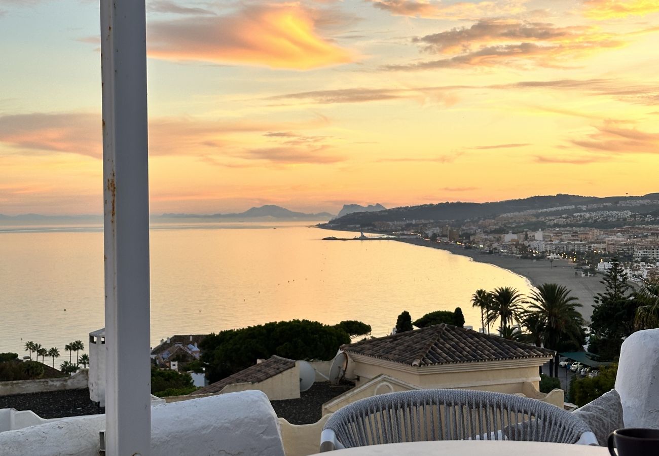 Lägenhet i Casares - 53  Top floor of Terrazas de la Bahía, Casares Cos