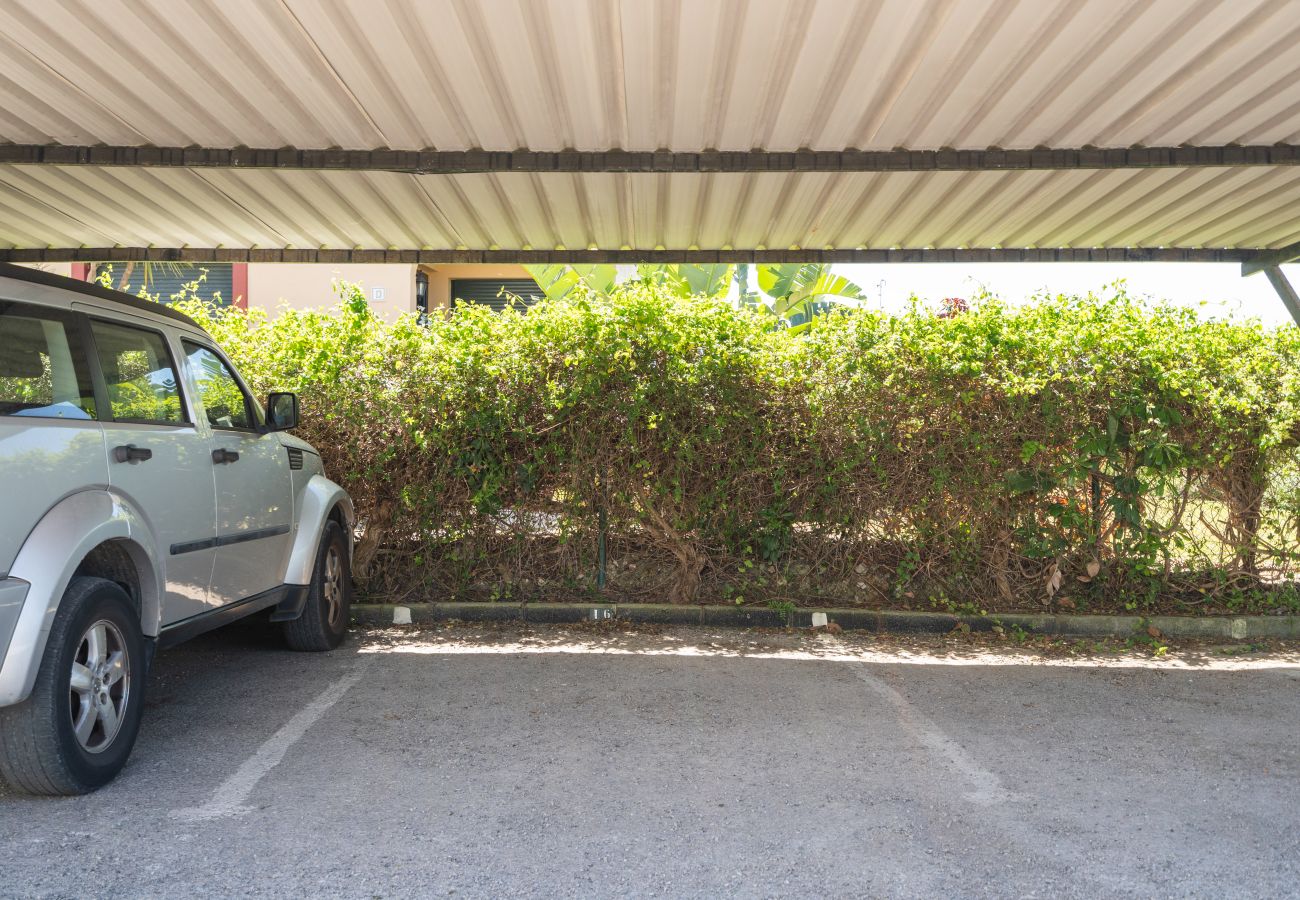 Stuga i Manilva - 57 Townhouse with Pool & Rooftop Terrace in Duques